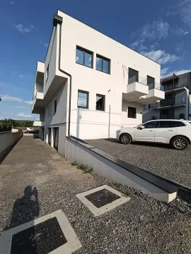 Prodaja, četvorosoban stan, 140m², Sremska Kamenica, Petrovaradin - image 27