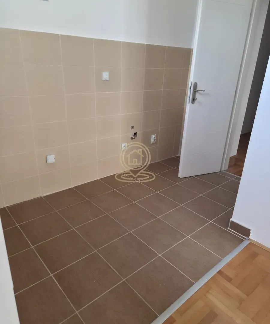 Prodaja, trosoban stan, 79m², Medijana, Niš