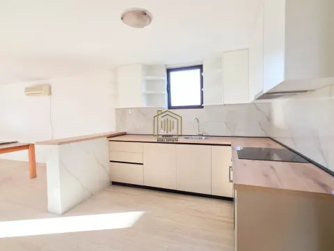 Prodaja, kuća, 350m², Zlatica, Podgorica - image 32