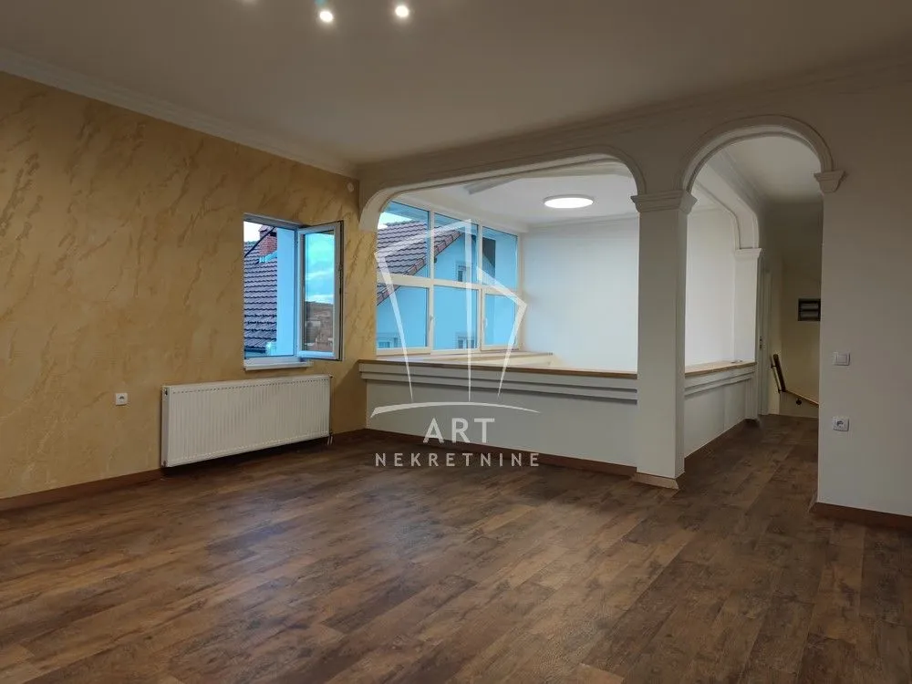 Sale, house, 600m², Višnjička Banja, Palilula Sve Podlokacije