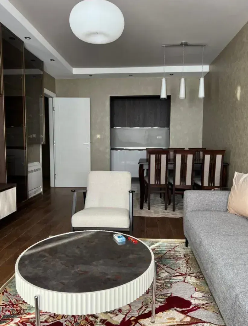 Izdavanje, dvosoban stan, 70m², Central Point, Podgorica