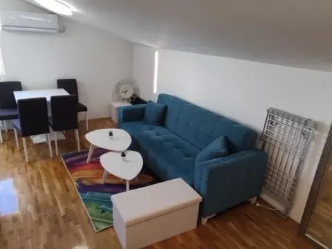 Izdavanje, stan, 23m², Žarkovo, Beograd - image 1