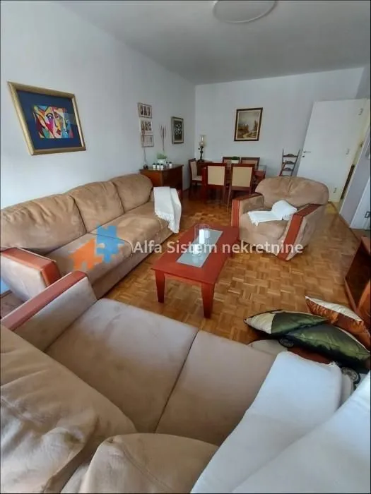 Izdavanje, dvosoban stan, 65m², Čubura, Beograd