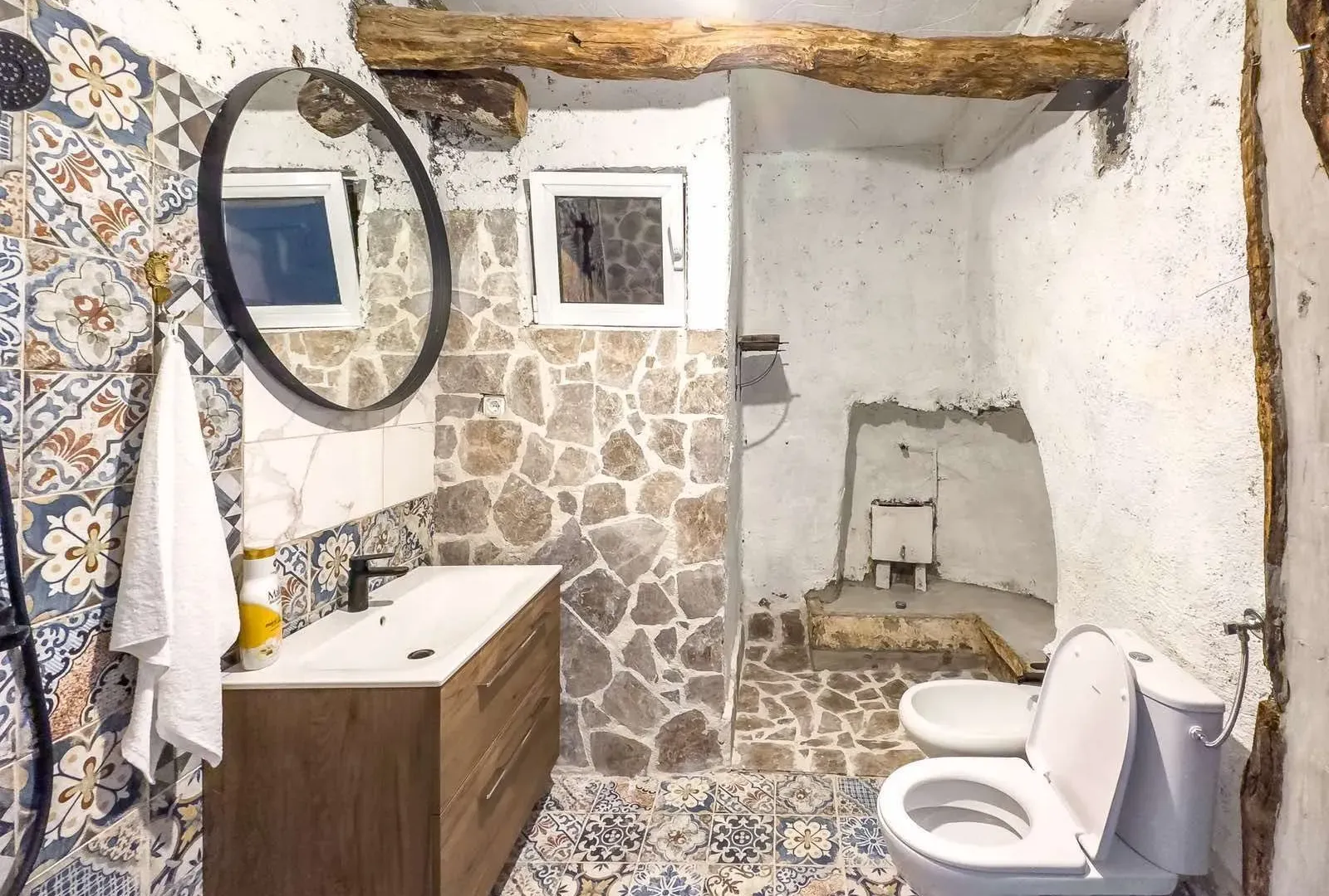 Sale, house, 240m², Bar, Crna Gora
