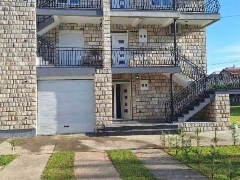 Rent, house, 360m², Zagorič, Podgorica - image 1