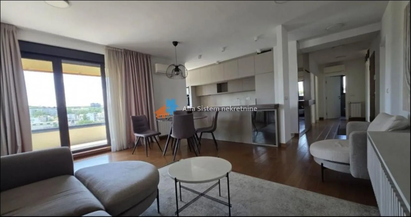 Izdavanje, četvorosoban stan, 98m², Vračar Sve Podlokacije, Beograd