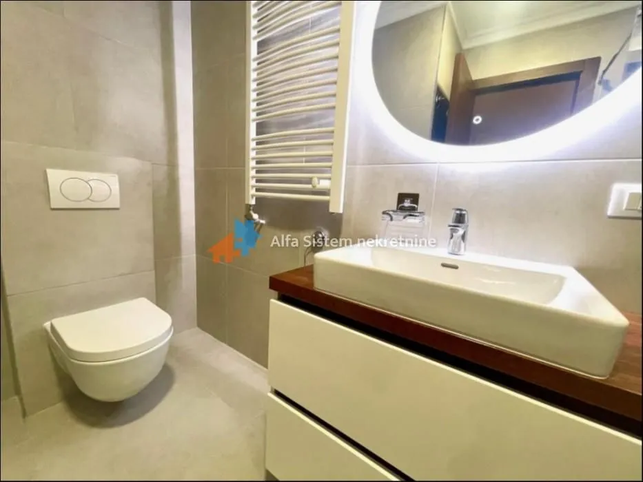 Izdavanje, trosoban stan, 80m², Čubura, Beograd