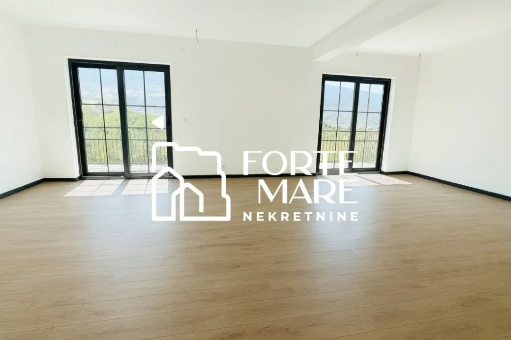 Prodaja, trosoban stan, 117m², Herceg Novi, Crna Gora