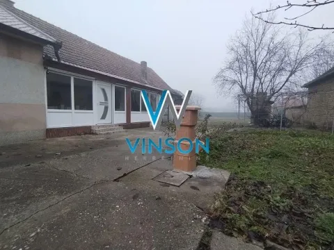 Sale, house, 1228m², Srbobran, Novi Sad