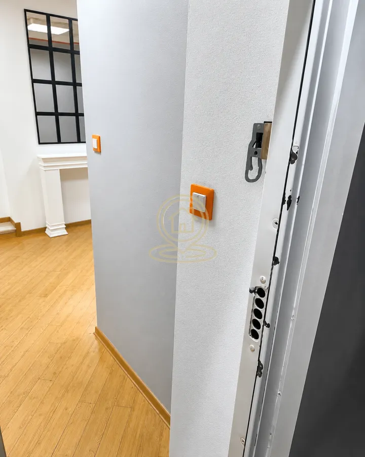 Izdavanje, poslovni prostor, 58m², Vračar Sve Podlokacije, Beograd