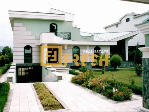 Sale, house, 800m², Zagorič, Podgorica
