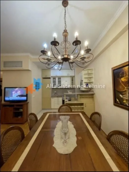Izdavanje, trosoban stan, 104m², Savski Venac, Beograd