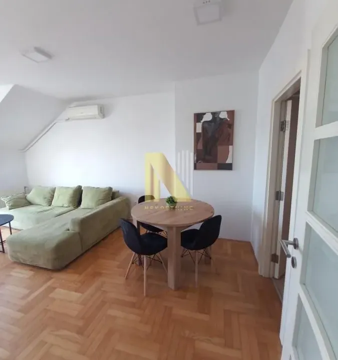 Prodaja, jednosoban stan, 38m², Centar, Novi Sad