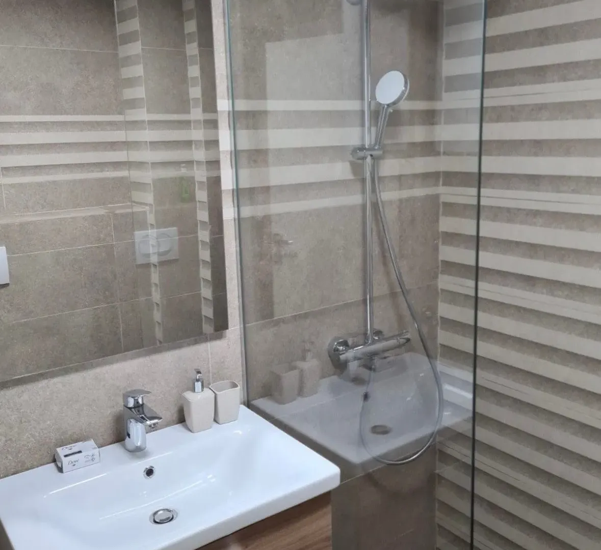 Prodaja, trosoban stan, 92m², Adok, Budva