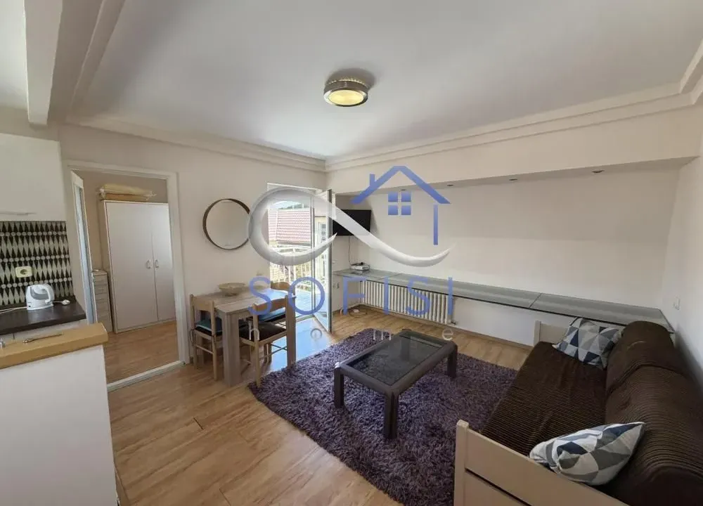 Izdavanje, trosoban stan, 57m², Centar, Novi Sad