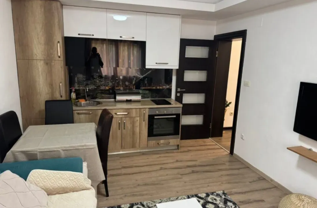 Izdavanje, jednosoban stan, 45m², Centar, Podgorica