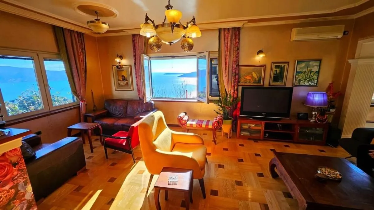 Prodaja, kuća, 280m², Herceg Novi, Crna Gora