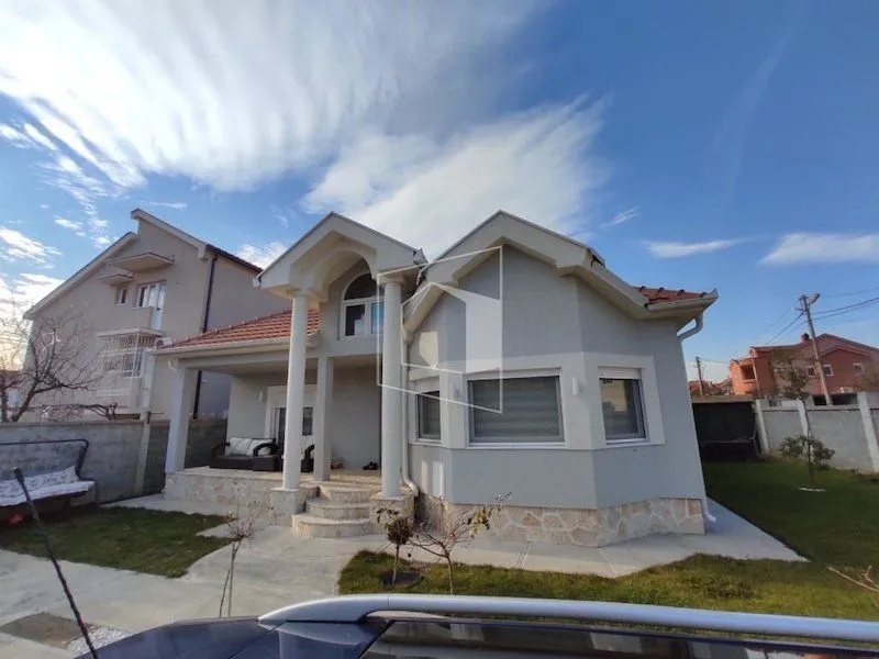 Rent, house, 160m², Murtovina, Podgorica