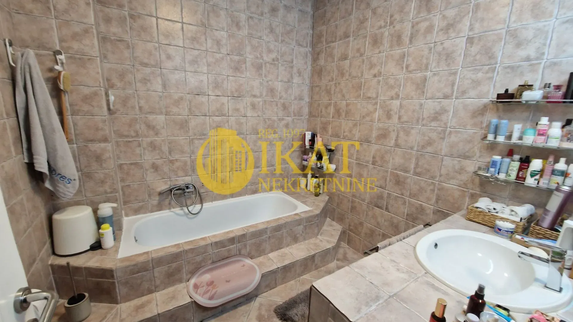 Sale, office space, 812m², Vidikovački venac, Rakovica