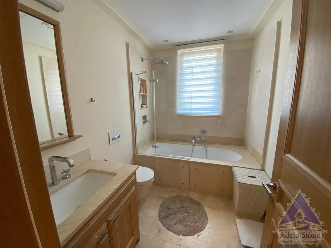 Prodaja, jednosoban stan, 76m², Porto Montenegro, Tivat
