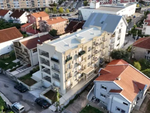Izdavanje, jednosoban stan, 50m², Stari Aerodrom, Podgorica - image 12