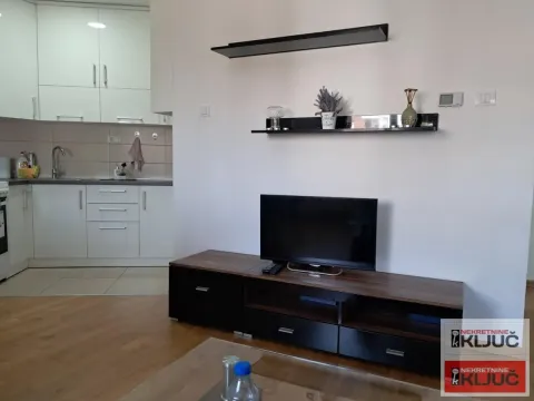 Rent, studio apartment, 28m², Bulevar patrijarha Pavla, Novi Sad Sve Podlokacije - image 2