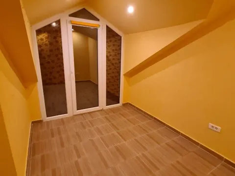 Izdavanje, trosoban stan, 110m², Podgorica, Crna Gora - image 12