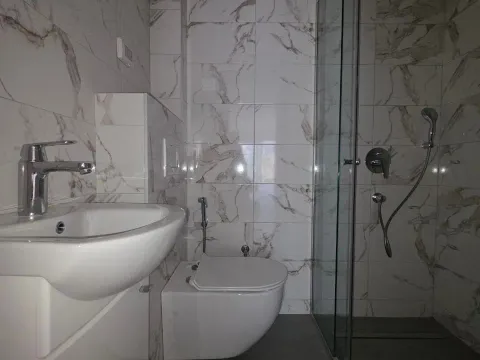 Sale, two bedroom apartment, 65m², Bečići, Budva - image 3