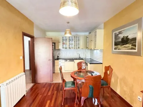 Prodaja, trosoban stan, 90m², Pod Goricom, Podgorica