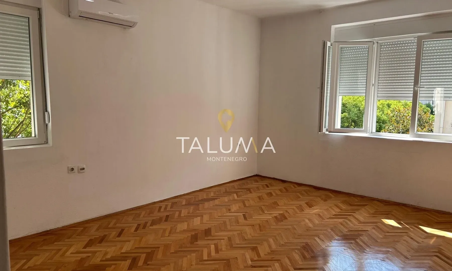 Izdavanje, dvosoban stan, 69m², Centar, Podgorica