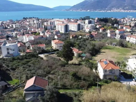 Prodaja, plac, 697m², Tivat, Crna Gora