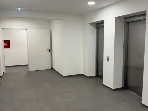 Izdavanje, dvosoban stan, 66m², Stari Aerodrom, Podgorica - image 7