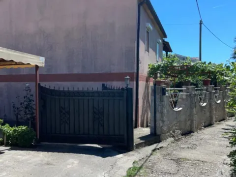 Izdavanje, kuća, 100m², Gornja Gorica, Podgorica - image 8