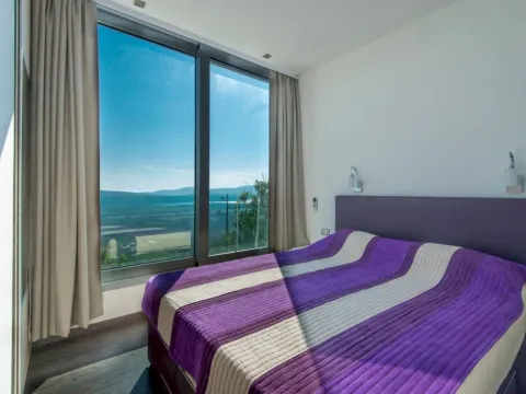 Izdavanje, kuća, 310m², Kavač, Kotor - image 17