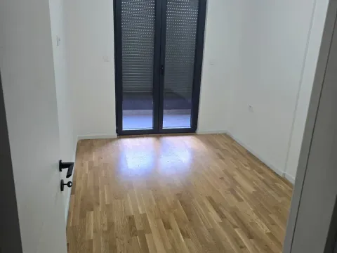 Prodaja, jednosoban stan, 43m², Stari Aerodrom, Podgorica - image 4