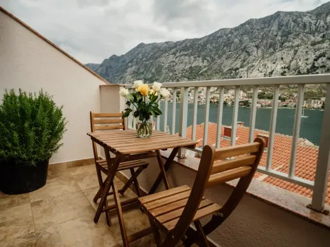 Prodaja, dvosoban stan, 50m², Muo, Kotor - image 5