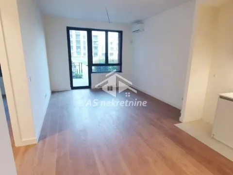 Izdavanje, dvosoban stan, 61m², Savski Venac, Beograd