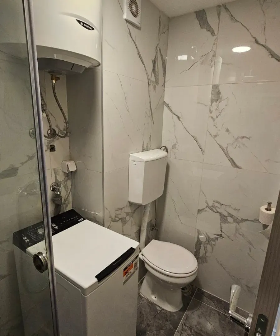Izdavanje, jednosoban stan, 40m², Pejton, Podgorica
