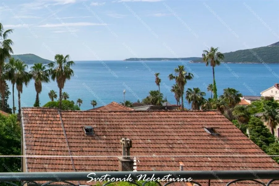 Prodaja, petosoban stan, 240m², Savina, Herceg Novi
