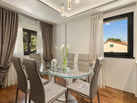 Prodaja, dvosoban stan, 100m², Dobrota, Kotor - image 4