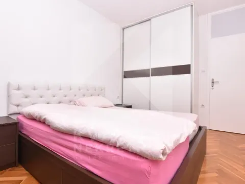 Izdavanje, dvosoban stan, 76m², Blok 6, Podgorica - image 7