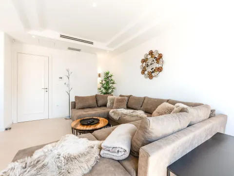 Rent, house, 159m², Reževići, Budva - image 10