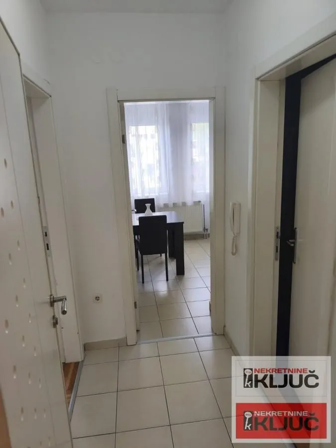 Izdavanje, jednosoban stan, 28m², Bulevar Evrope, Novi Sad Sve Podlokacije