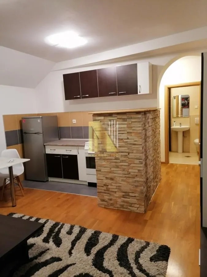 Rent, studio apartment, 28m², Bulevar Oslobodjenja, Novi Sad Sve Podlokacije