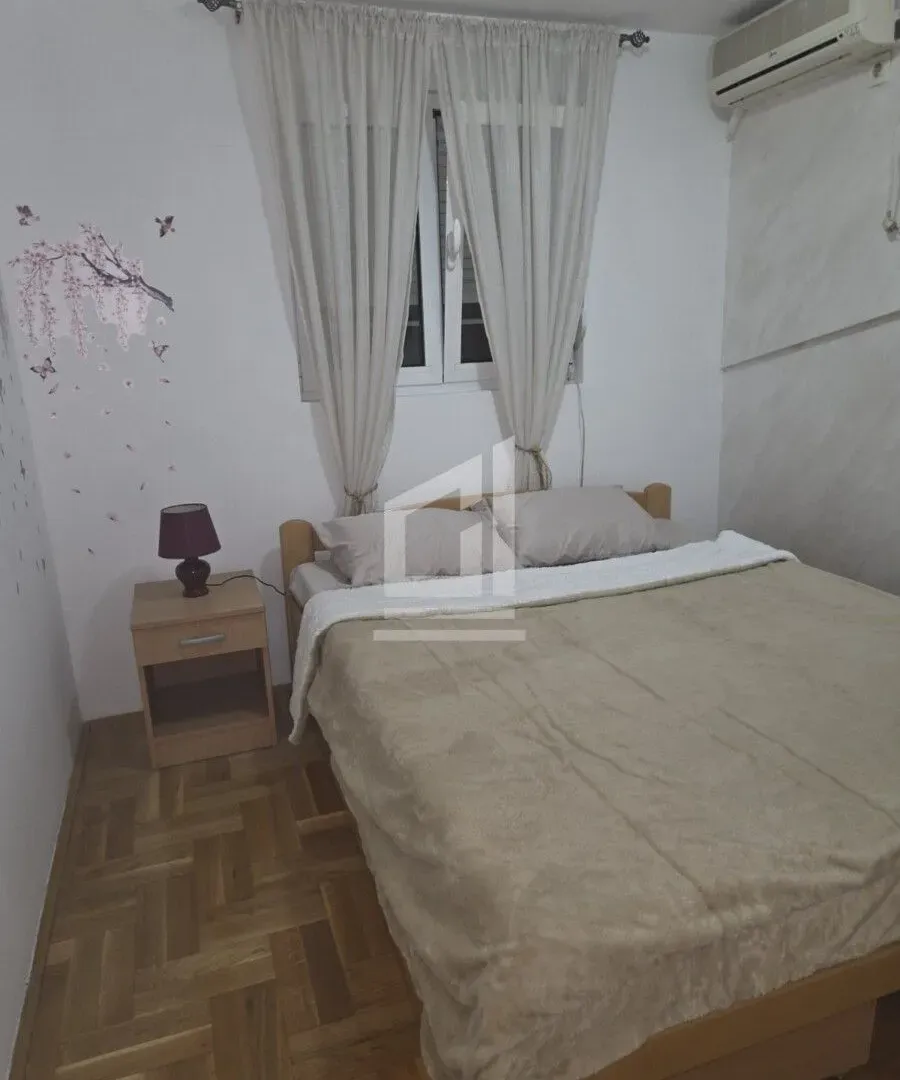 Izdavanje, dvosoban stan, 43m², Centar, Podgorica