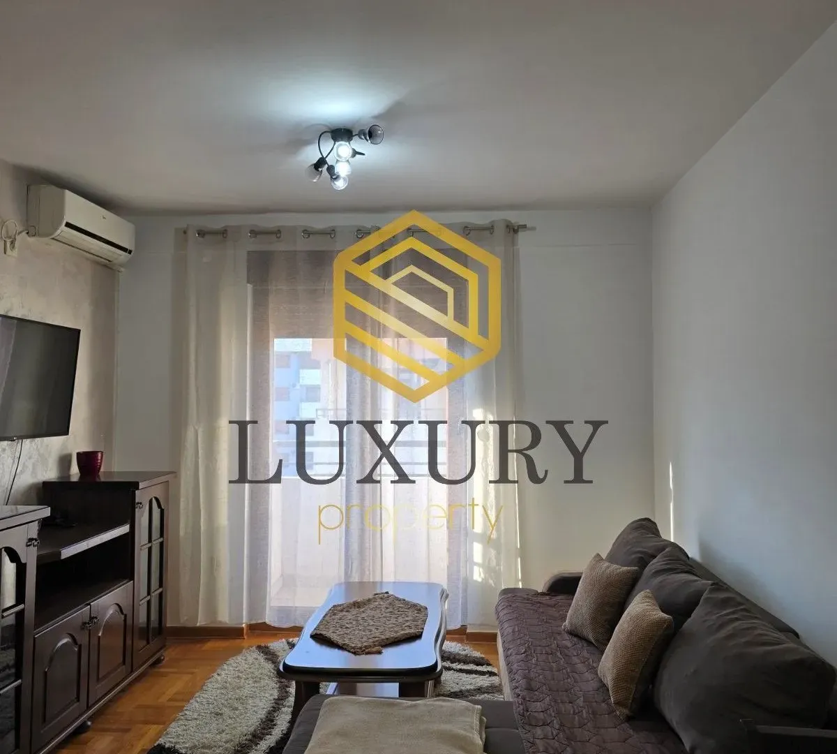 Izdavanje, jednosoban stan, 42m², Stari Aerodrom, Podgorica