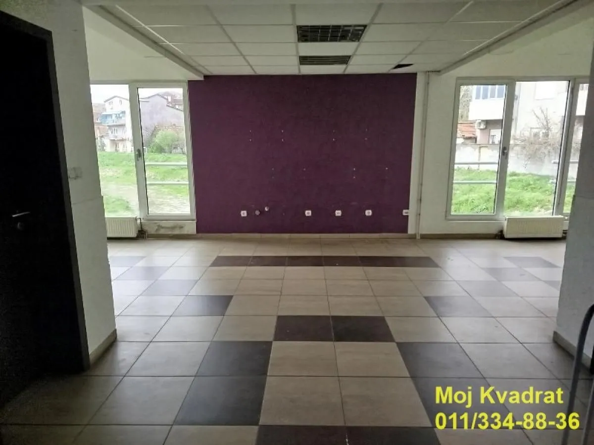 Prodaja, poslovni prostor, 48m², Centar, Jagodina