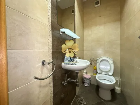 Izdavanje, dvosoban stan, 70m², Stari Aerodrom, Podgorica - image 7