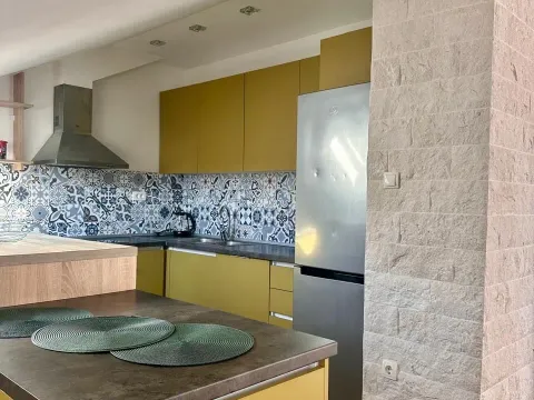 Rent, two bedroom apartment, 85m², Seljanovo, Tivat - image 3