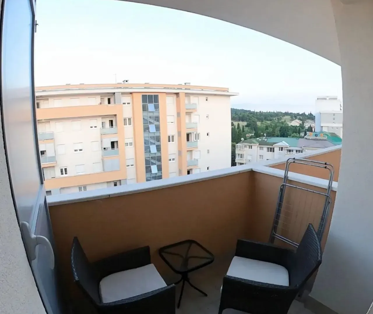 Izdavanje, jednosoban stan, 43m², City Kej, Podgorica